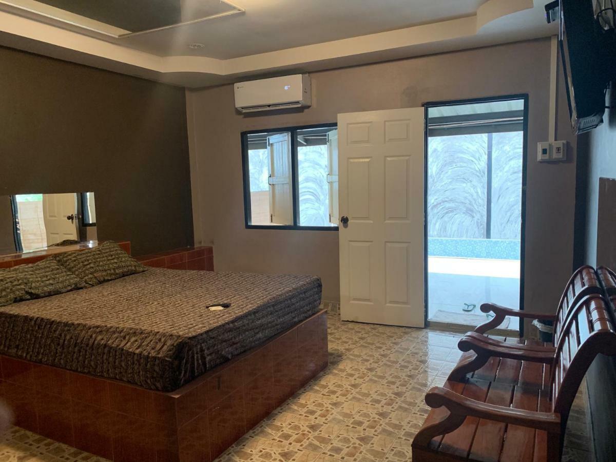 Diane Hotel 펫차부리 외부 사진